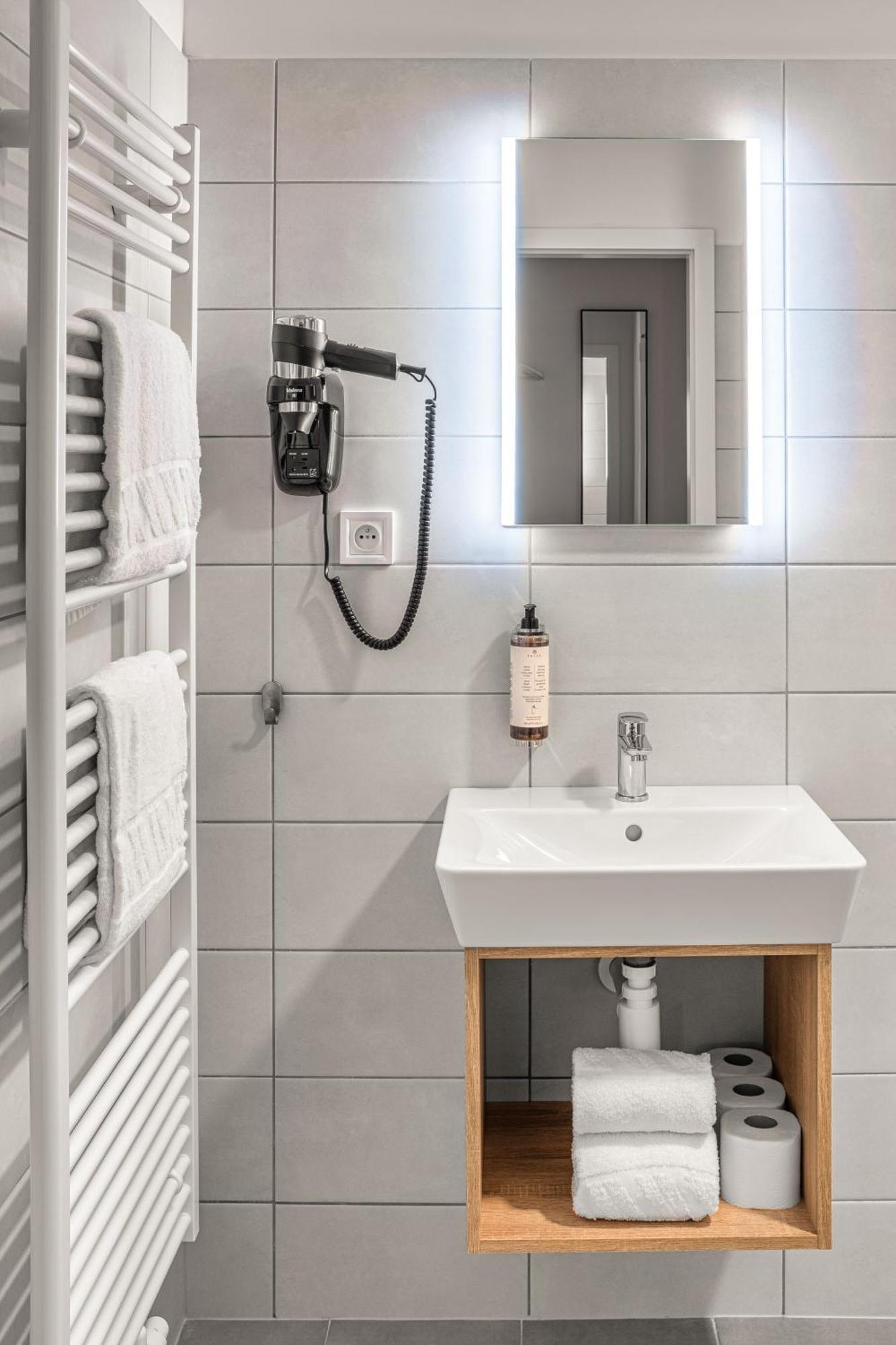 Theatre 9 Apartments By Adrez Prague Luaran gambar